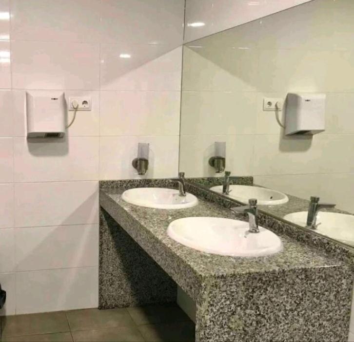 Hotel Voyager à Sant Adrià de Besòs Extérieur photo